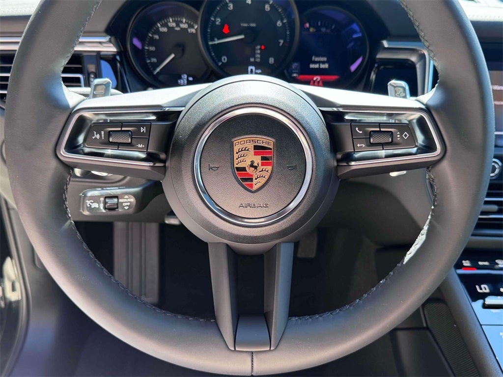 2025 Porsche Macan Base