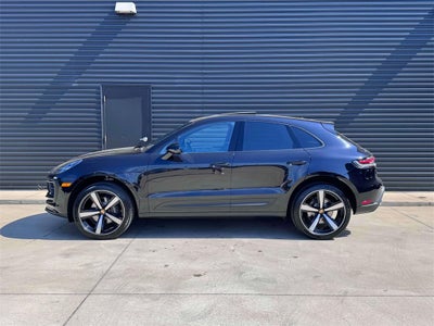 2025 Porsche Macan Base