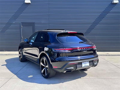 2025 Porsche Macan Base
