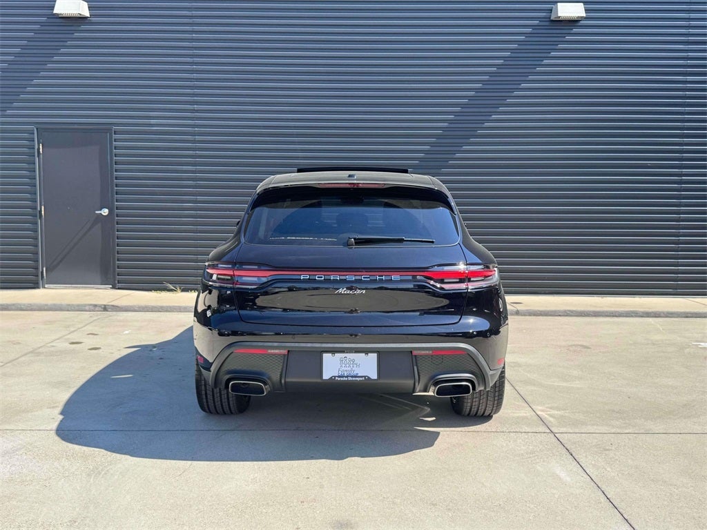 2025 Porsche Macan Base