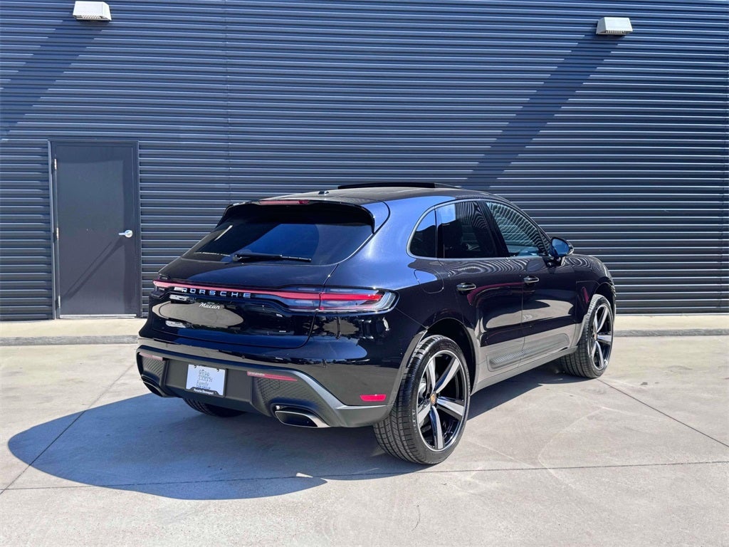 2025 Porsche Macan Base
