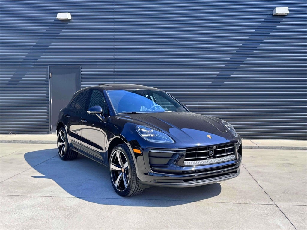 2025 Porsche Macan Base