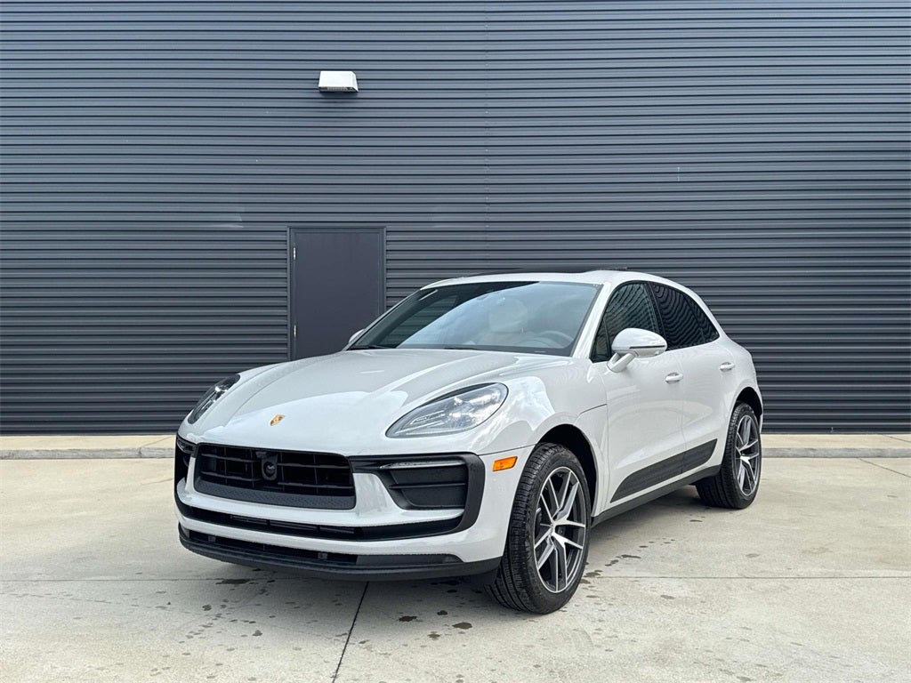 2025 Porsche Macan Base