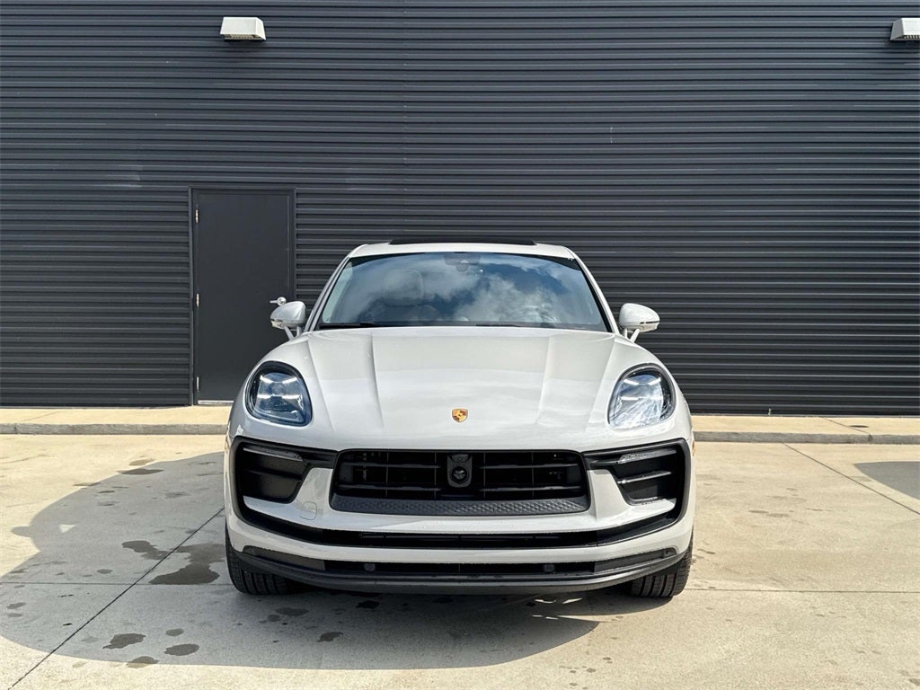 2025 Porsche Macan Base
