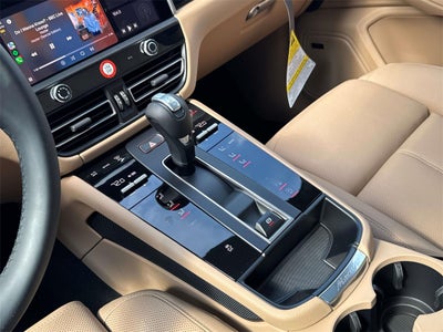 2025 Porsche Macan Base