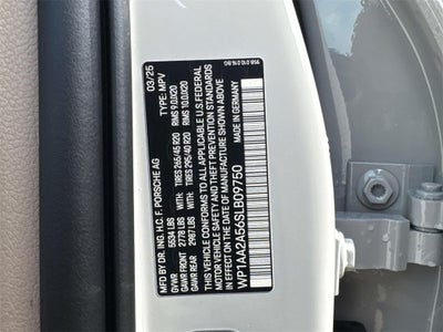 2025 Porsche Macan Base