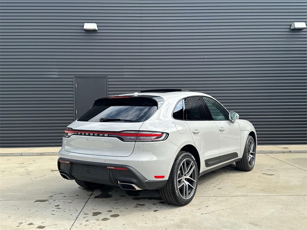 2025 Porsche Macan Base