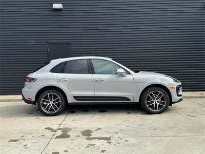 2025 Porsche Macan Base