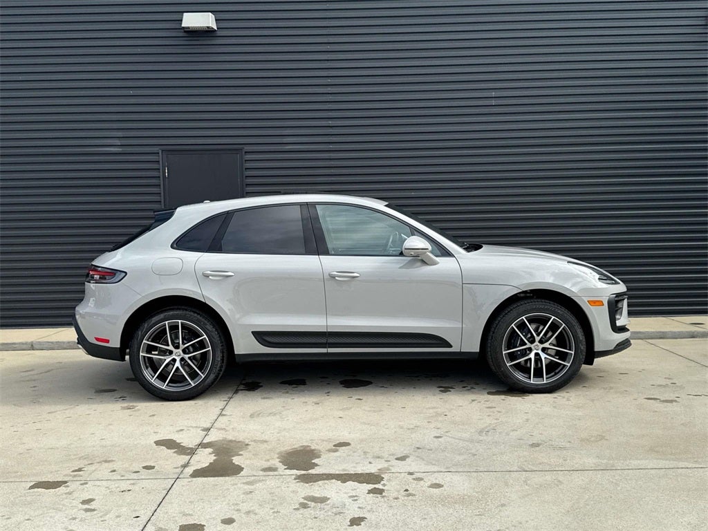 2025 Porsche Macan Base