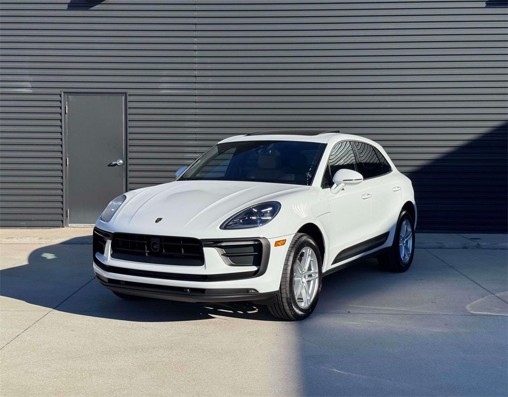 2026 Porsche Macan Base
