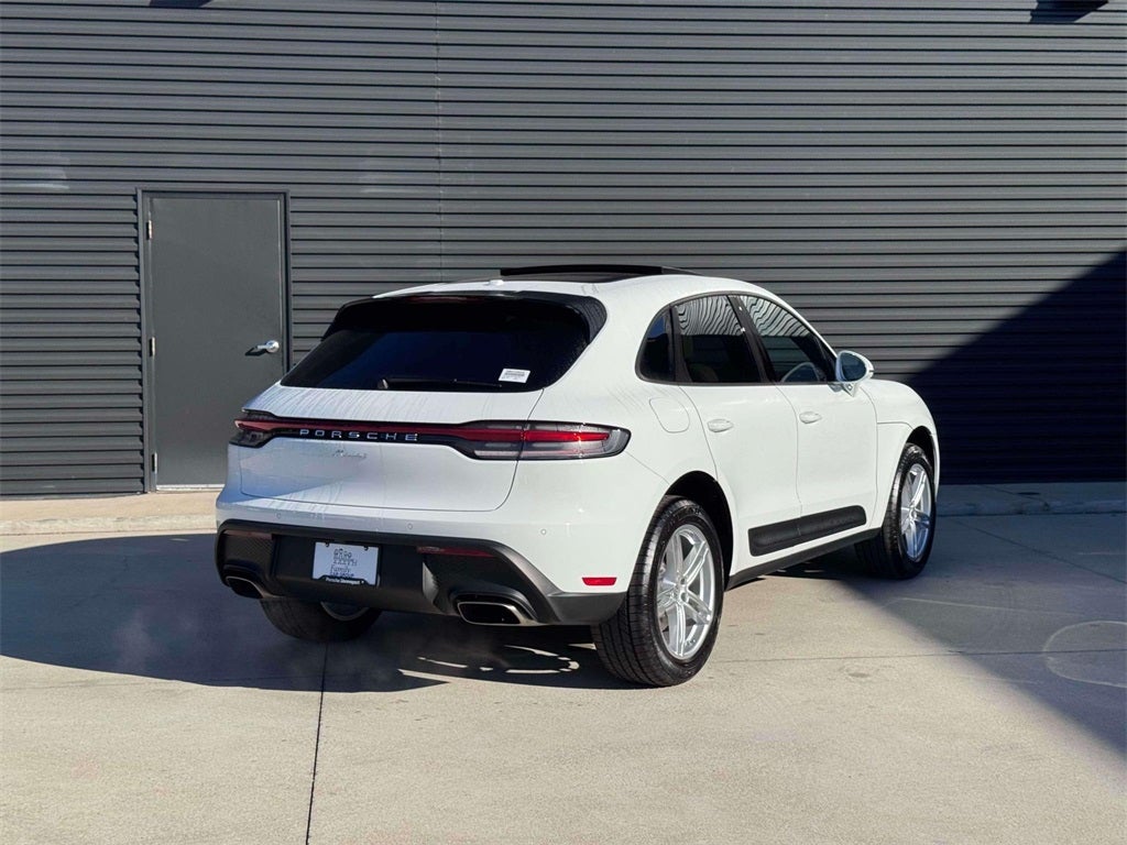 2026 Porsche Macan Base