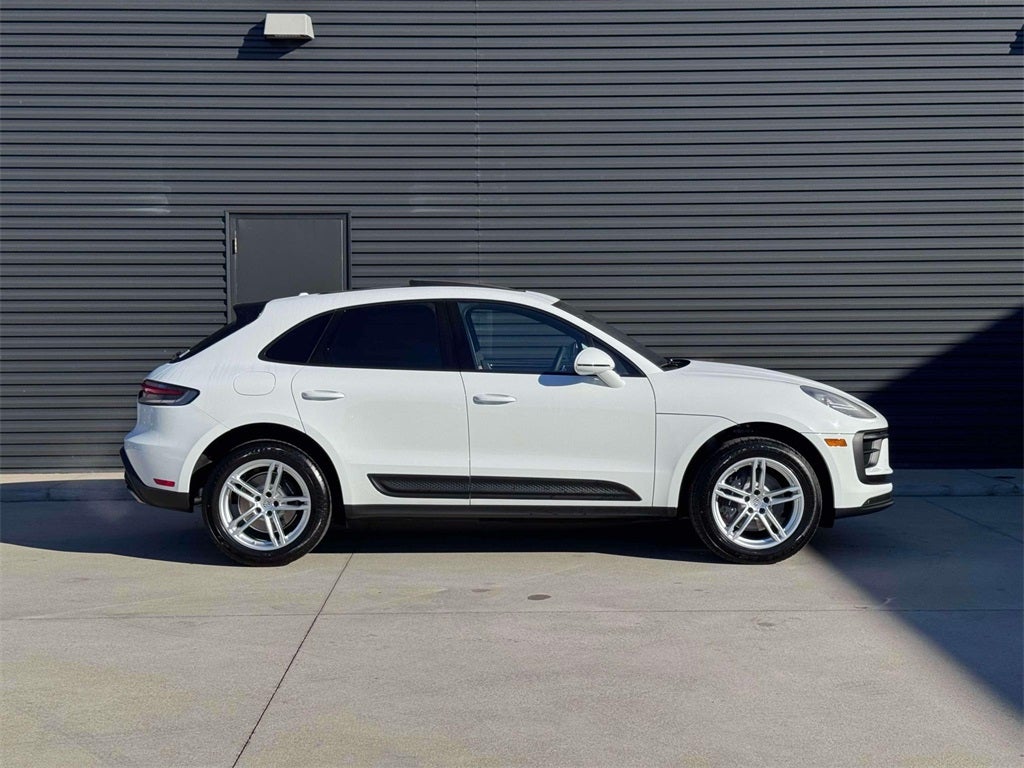 2026 Porsche Macan Base