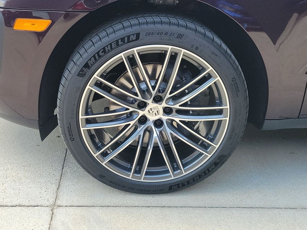 2026 Porsche Macan Base