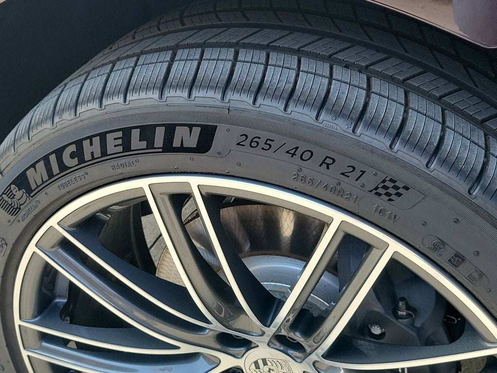 2026 Porsche Macan Base