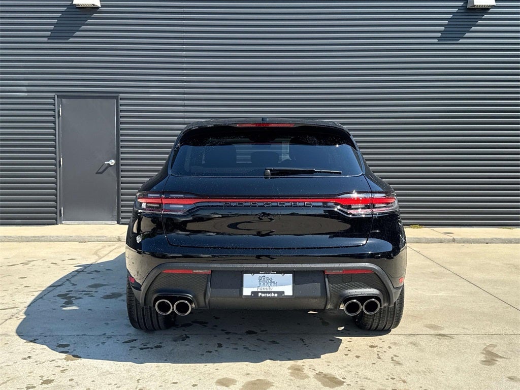2025 Porsche Macan Base