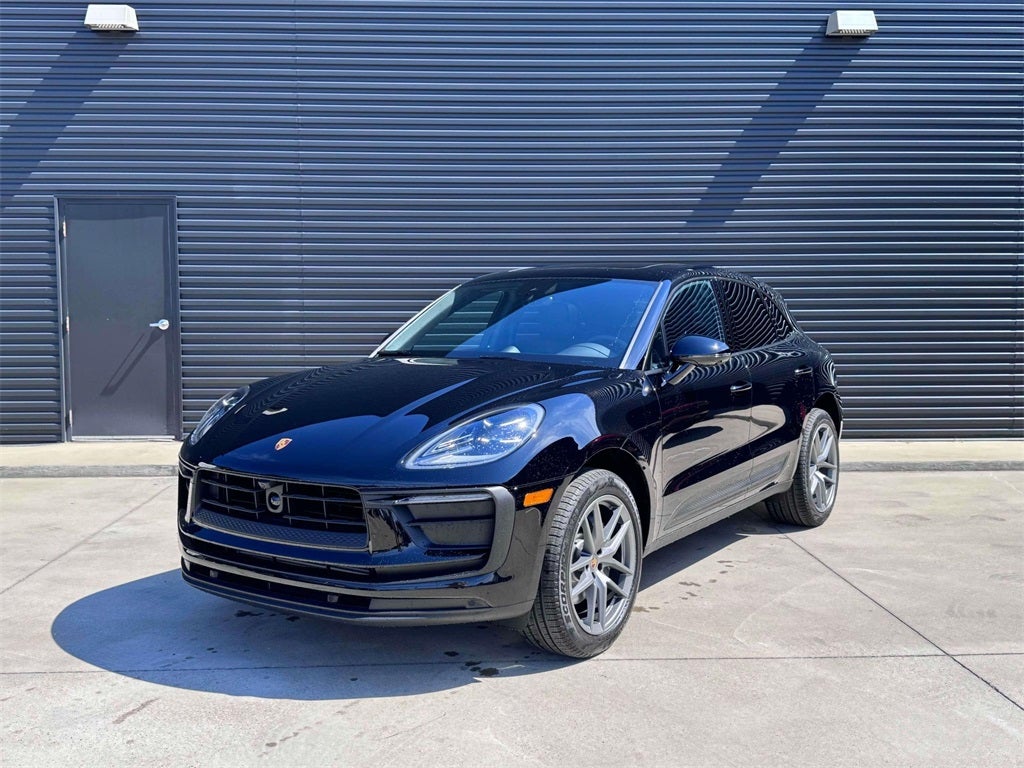 2025 Porsche Macan Base