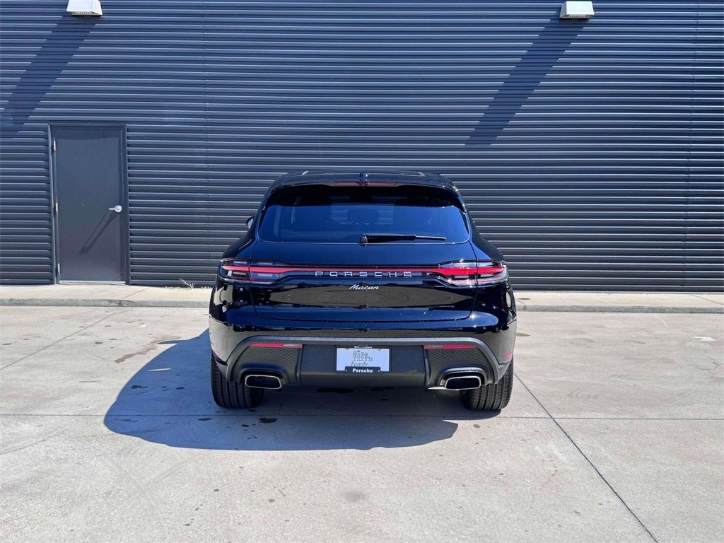 2025 Porsche Macan Base