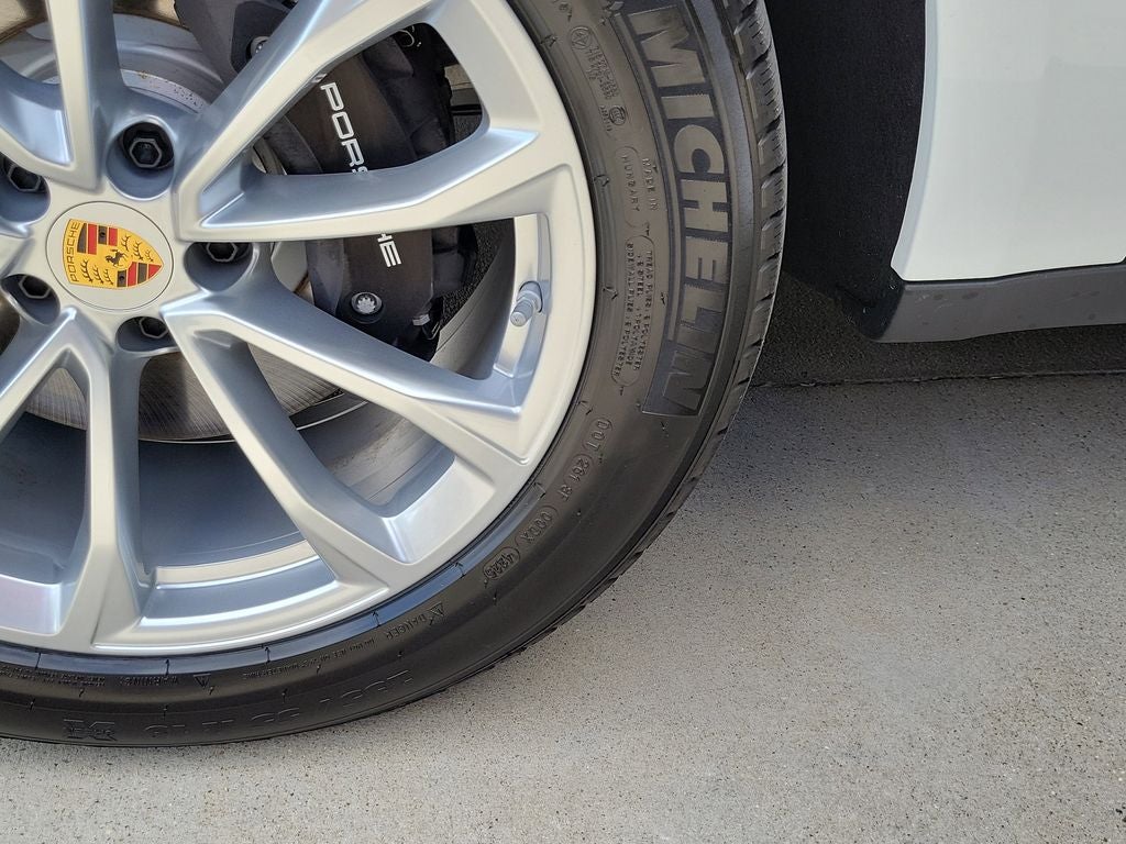 2026 Porsche Macan Base