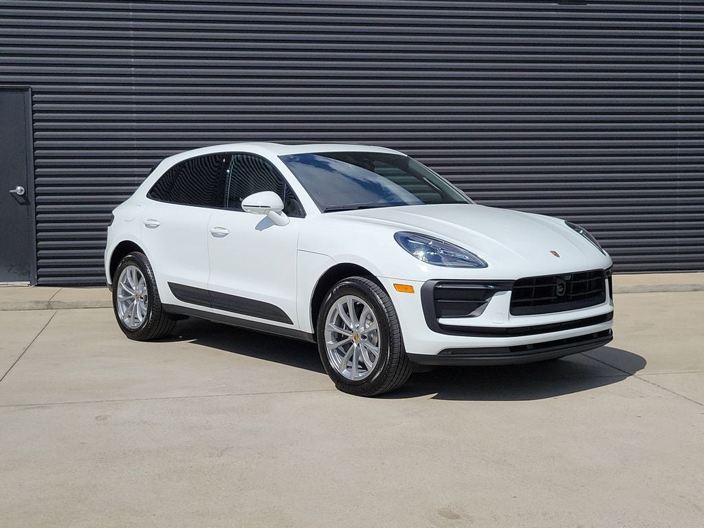 2026 Porsche Macan Base