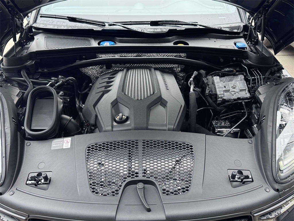 2026 Porsche Macan Base