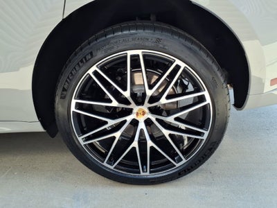 2026 Porsche Macan T