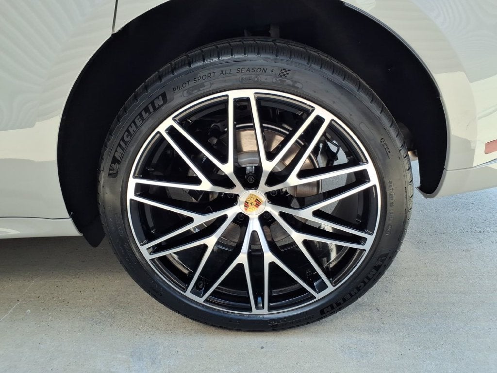 2026 Porsche Macan T