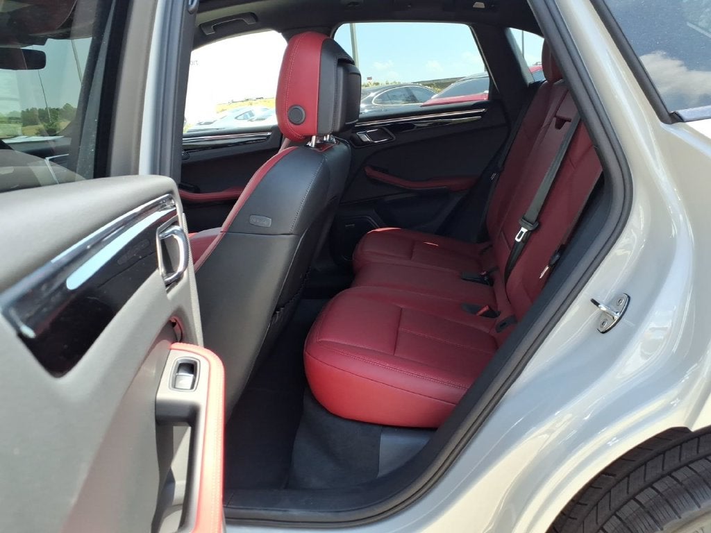 2026 Porsche Macan T