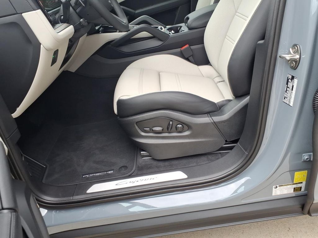 2026 Porsche Cayenne Base