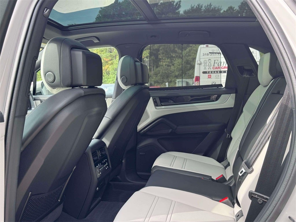 2025 Porsche Cayenne Base