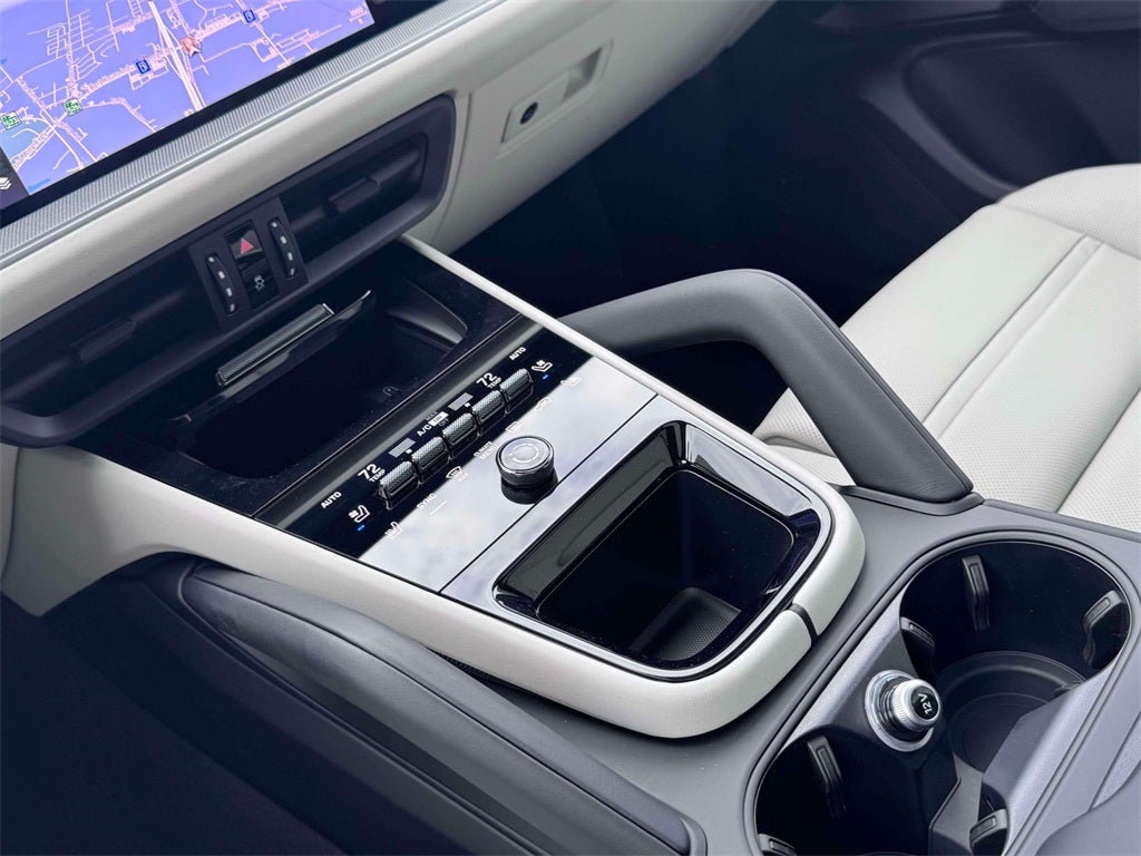 2025 Porsche Cayenne Base