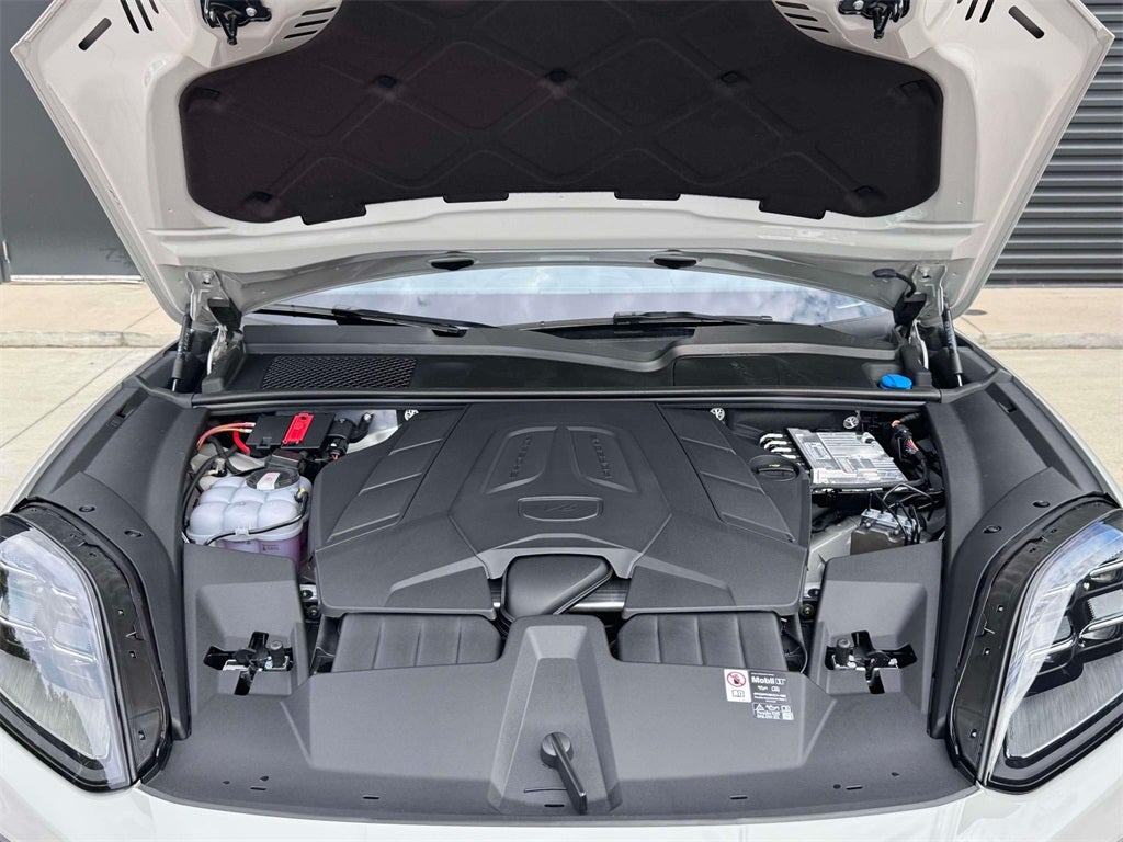 2025 Porsche Cayenne Base