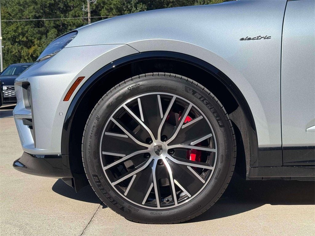2025 Porsche Macan Electric Turbo
