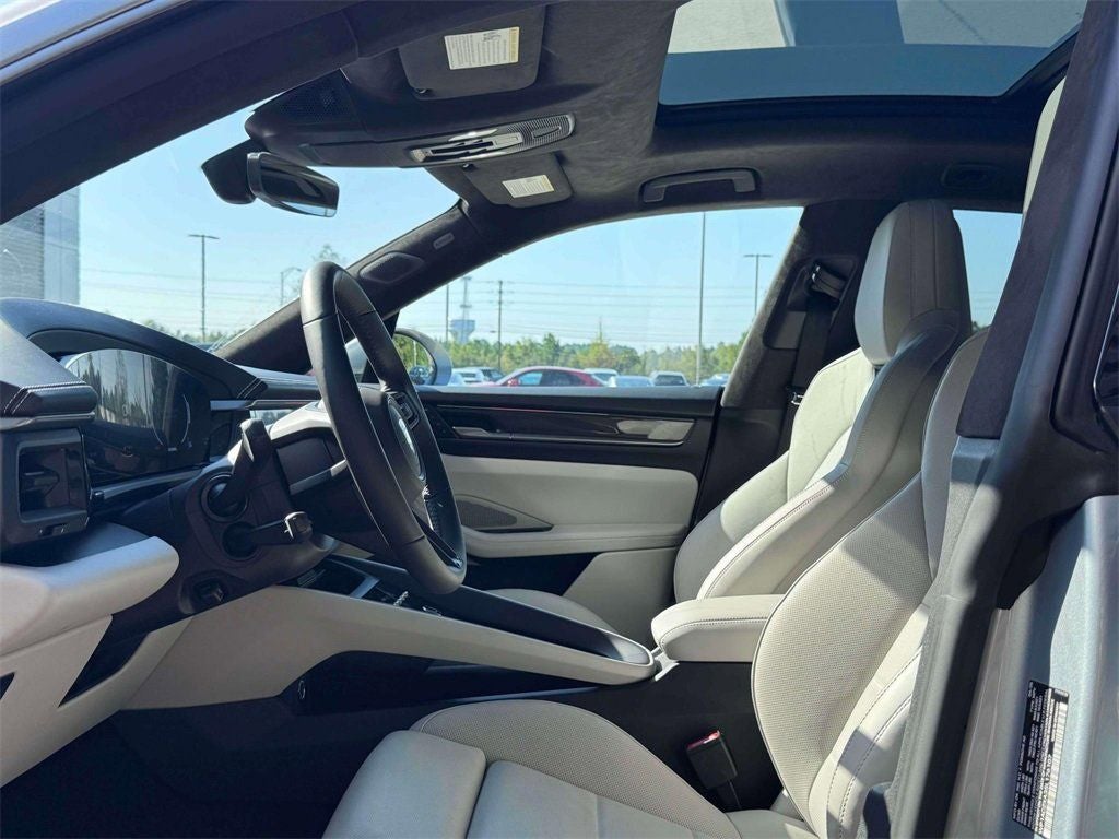 2025 Porsche Macan Electric Turbo