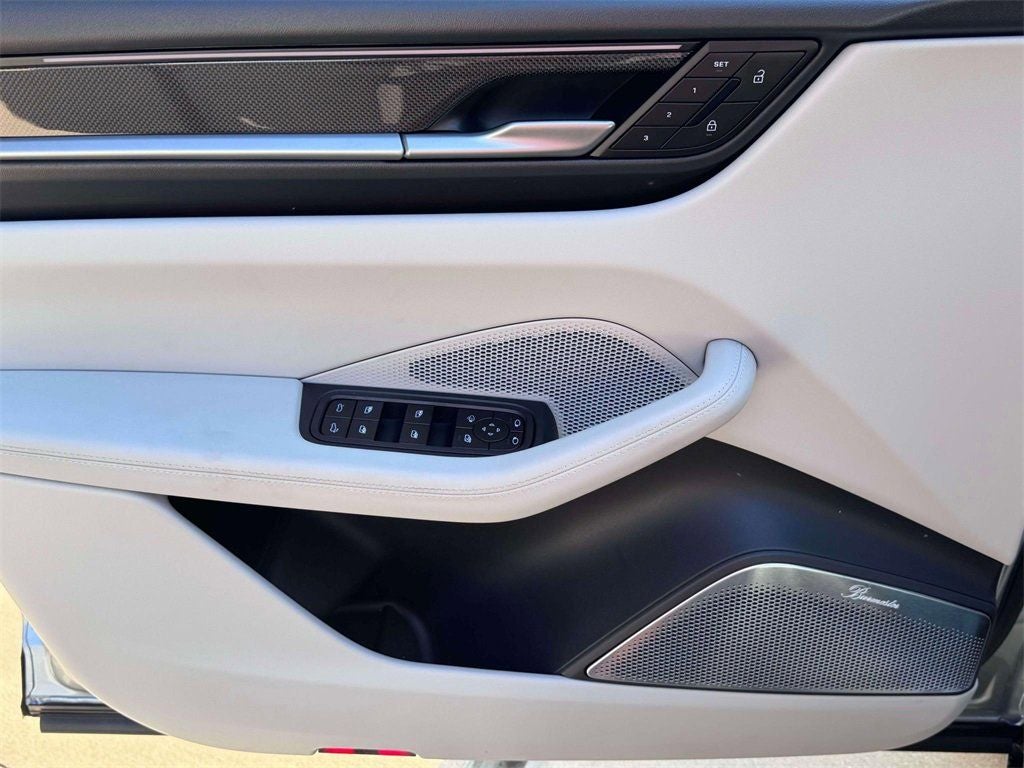 2025 Porsche Macan Electric Turbo