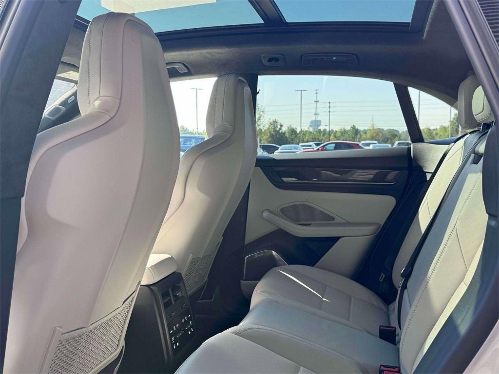 2025 Porsche Macan Electric Turbo