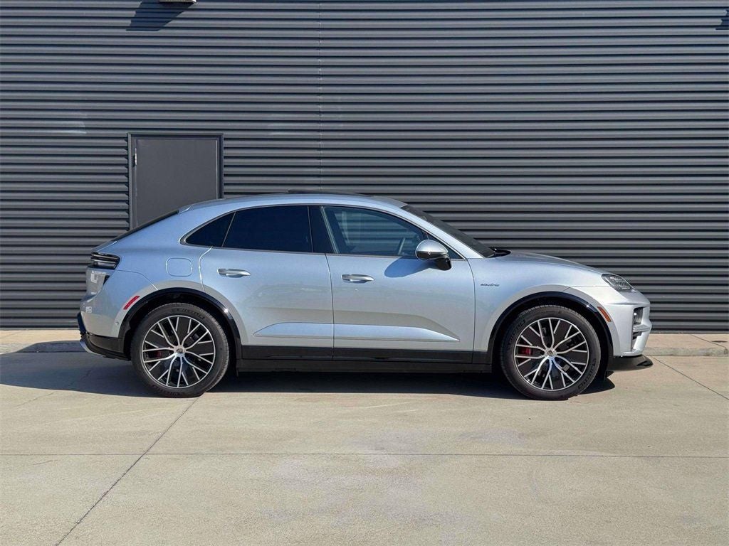 2025 Porsche Macan Electric Turbo