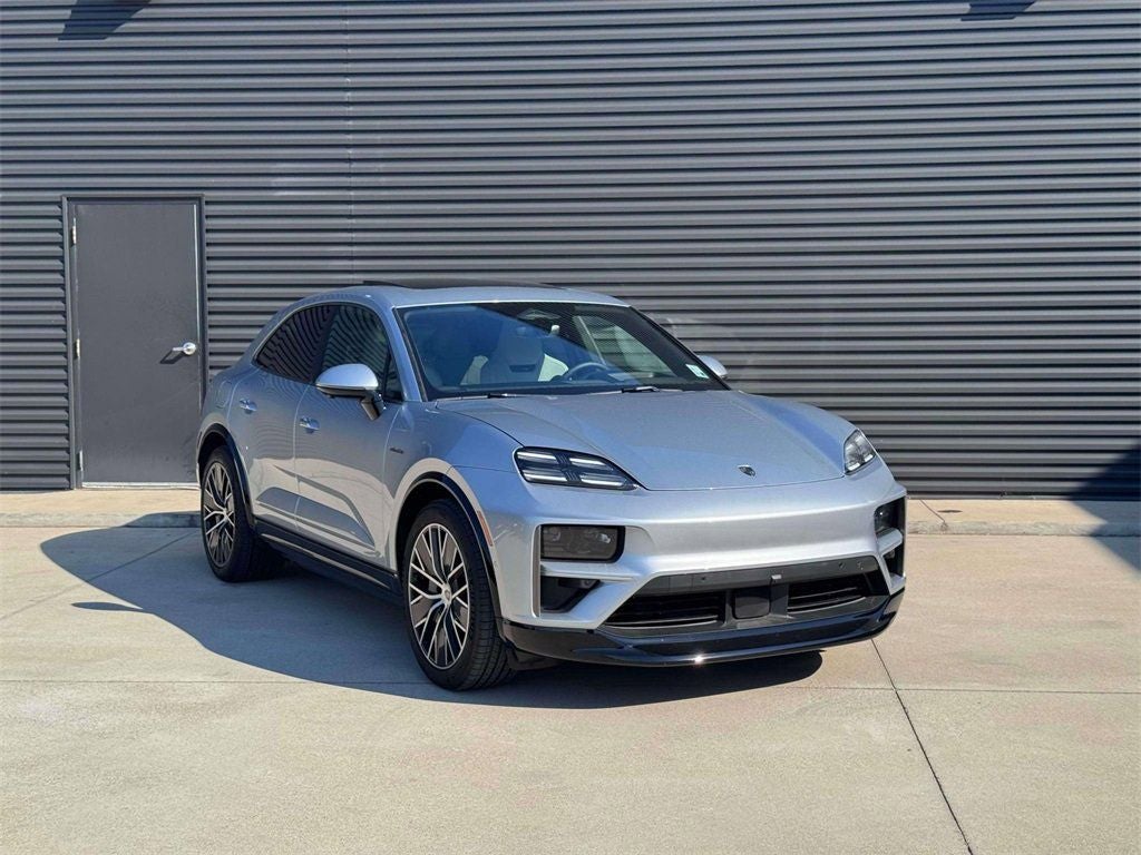 2025 Porsche Macan Electric Turbo