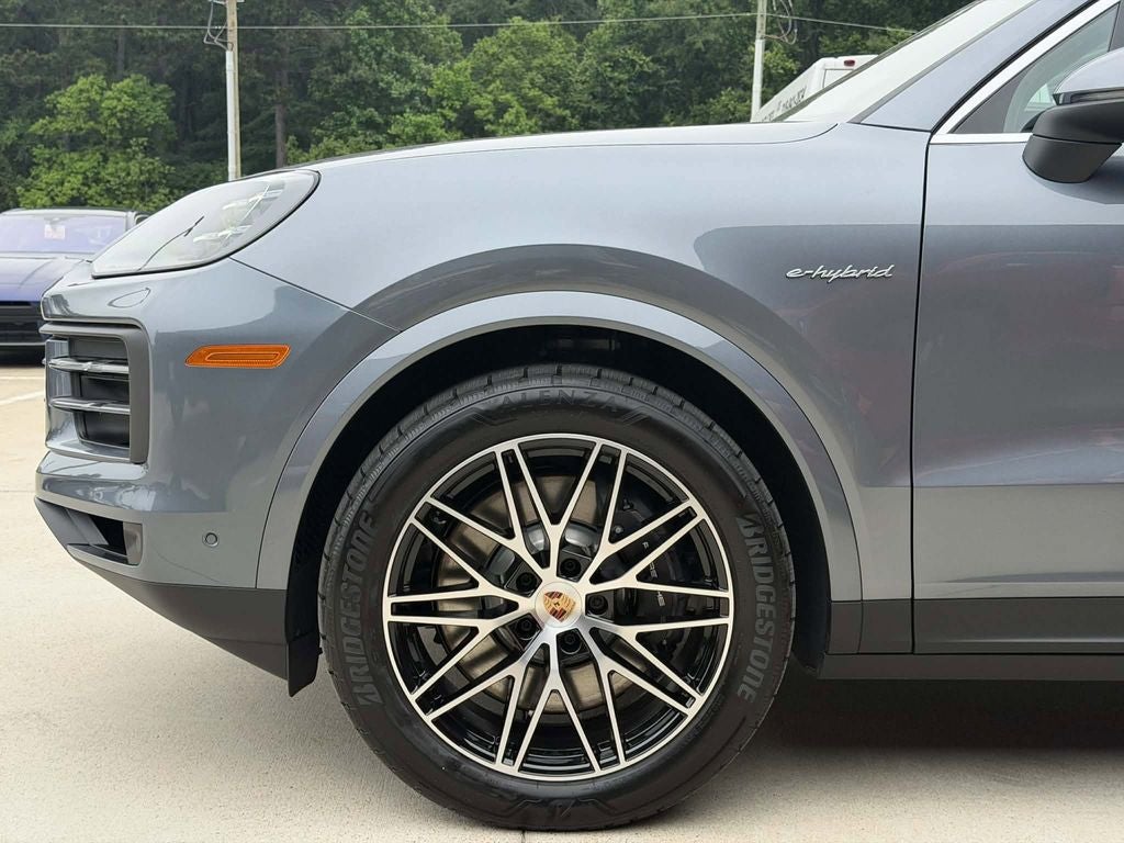 2026 Porsche Cayenne E-Hybrid Base