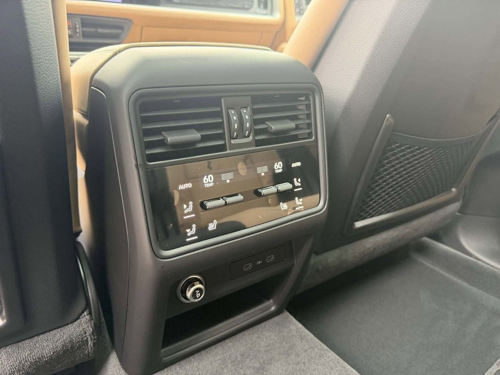 2026 Porsche Cayenne E-Hybrid Base