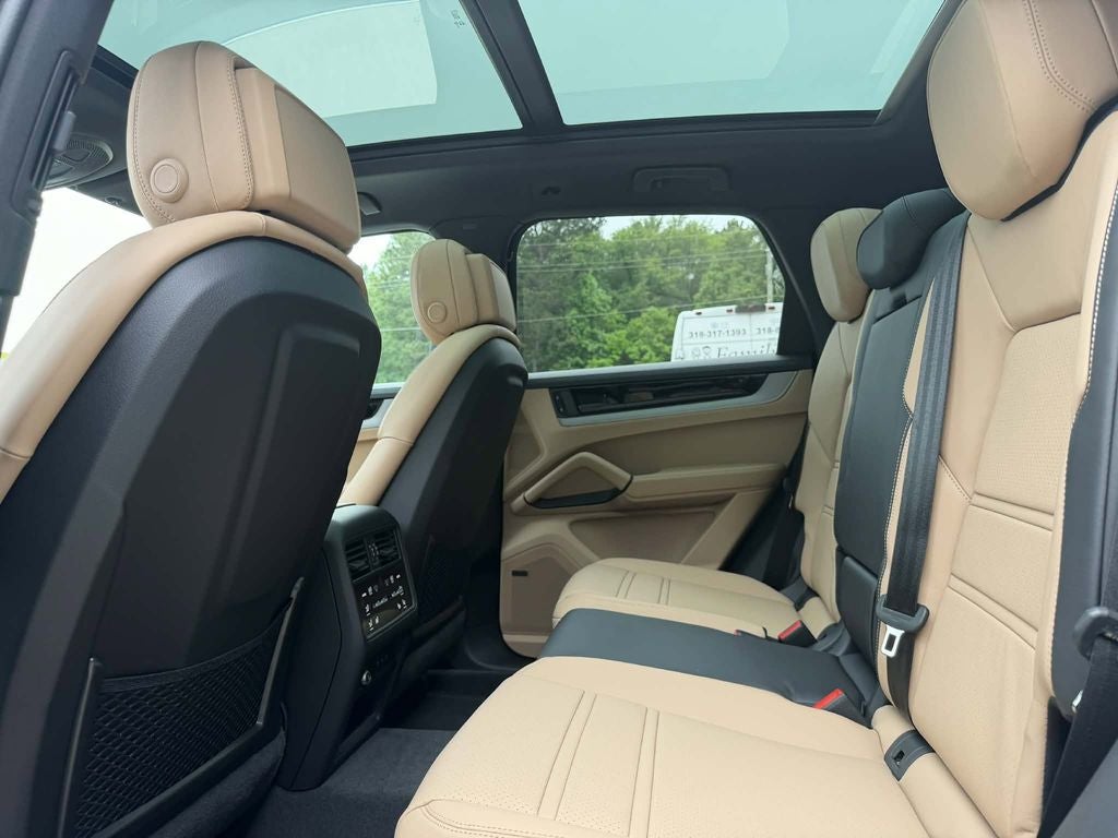 2026 Porsche Cayenne E-Hybrid Base
