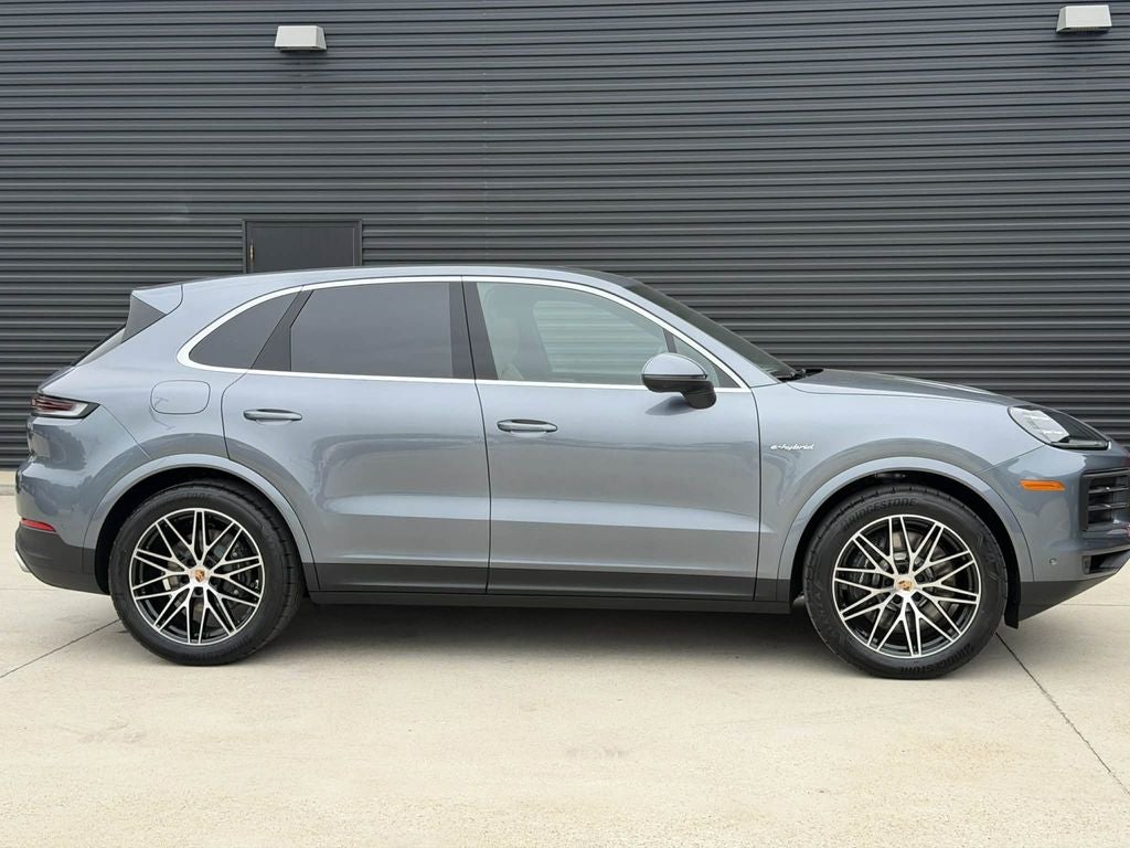 2026 Porsche Cayenne E-Hybrid Base