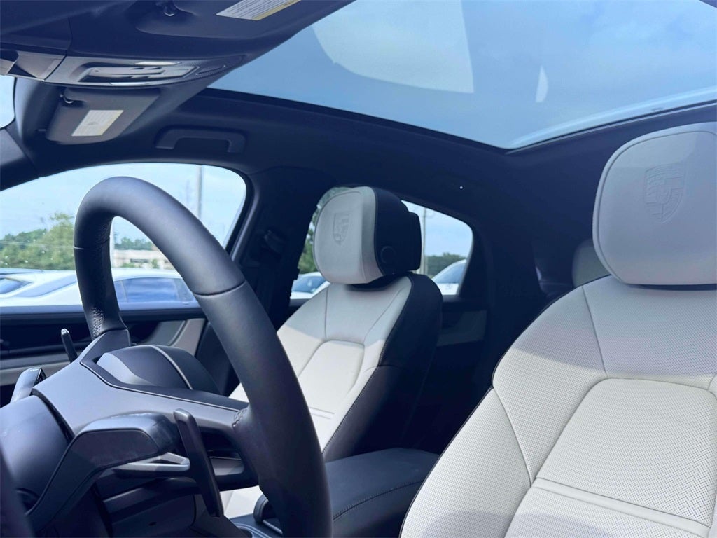 2025 Porsche Cayenne Coupe Base