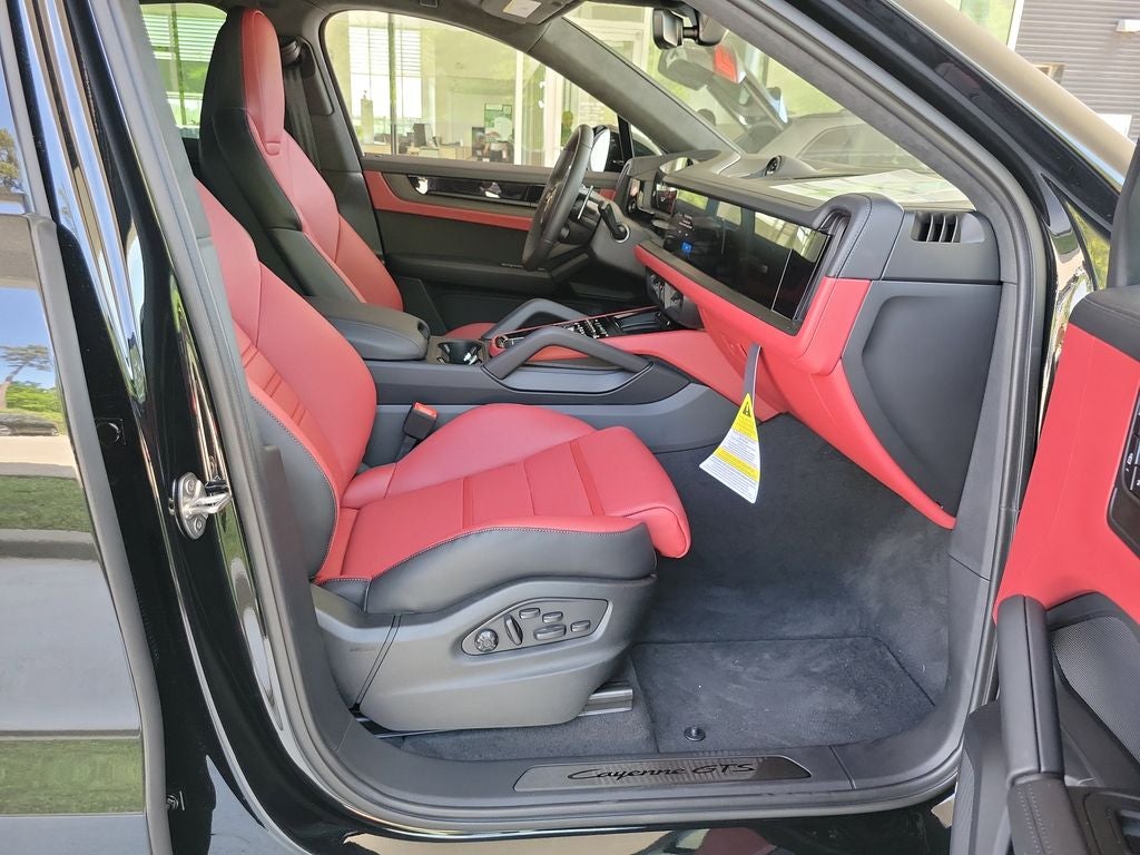 2026 Porsche Cayenne Coupe GTS