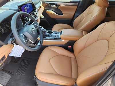 2026 Toyota Highlander Hybrid Platinum