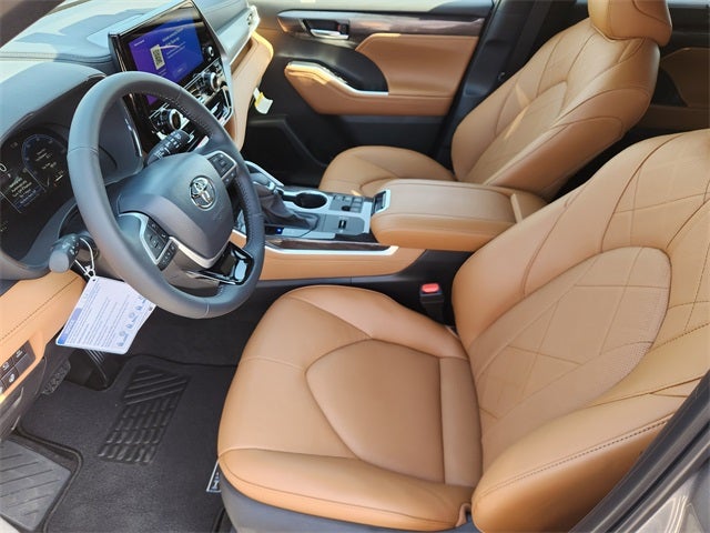 2026 Toyota Highlander Hybrid Platinum