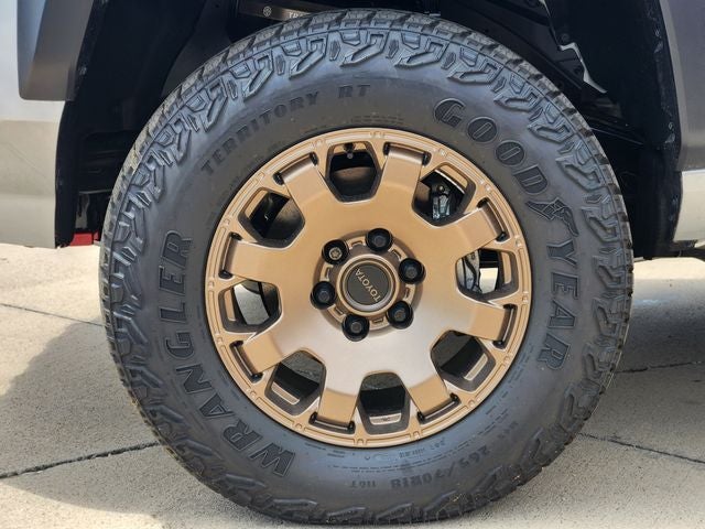 2026 Toyota Tacoma i-FORCE MAX Tacoma Trailhunter