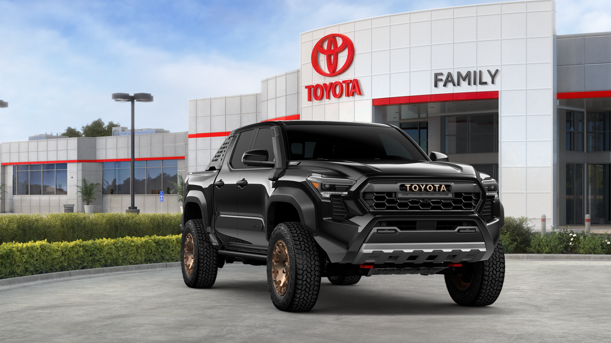 2026 Toyota Tacoma i-FORCE MAX Tacoma Trailhunter