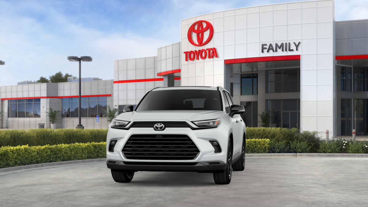 2026 Toyota Grand Highlander Hybrid Nightshade