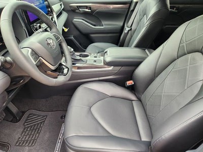 2026 Toyota Highlander Hybrid Platinum