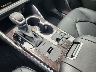 2026 Toyota Highlander Hybrid Platinum